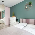 Functional & Modern With Parking And Garden By Renters 아파트 *