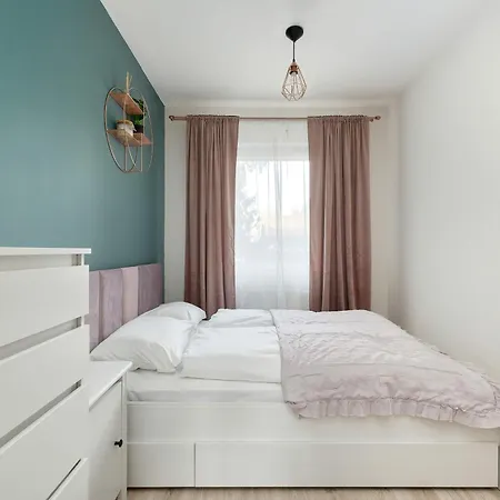 아파트 Functional & Modern With Parking And Garden By Renters