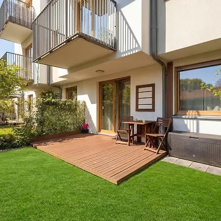 아파트 Functional & Modern With Parking And Garden By Renters