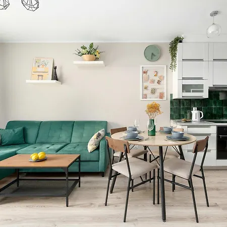 아파트 Functional & Modern With Parking And Garden By Renters