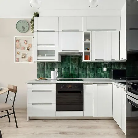 Functional & Modern With Parking And Garden By Renters * 슈체친