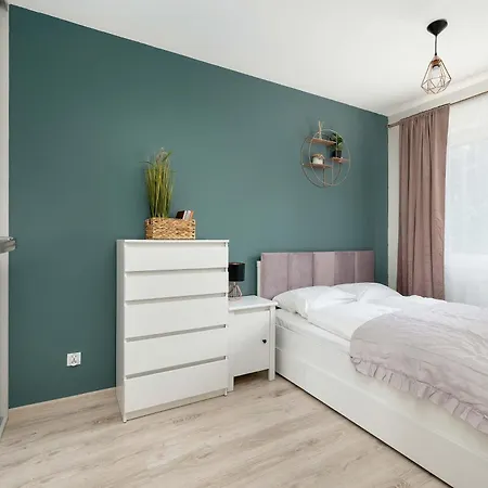 Lägenhet Functional & Modern With Parking And Garden By Renters